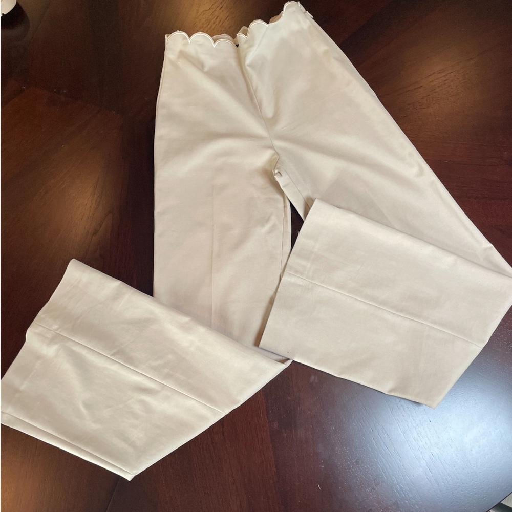 Adorable scallop top wide, leg pants